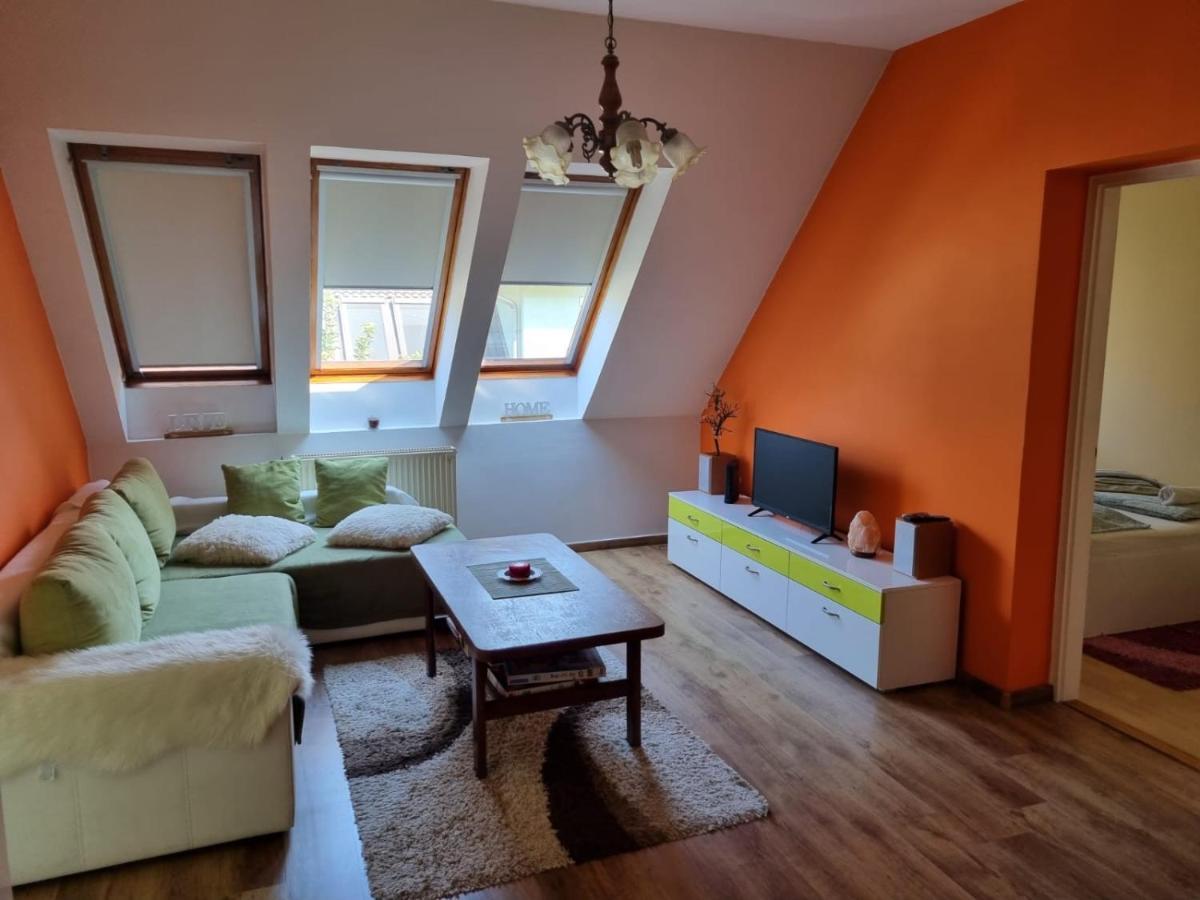 Tudor Apartman Szeged Eksteriør bilde
